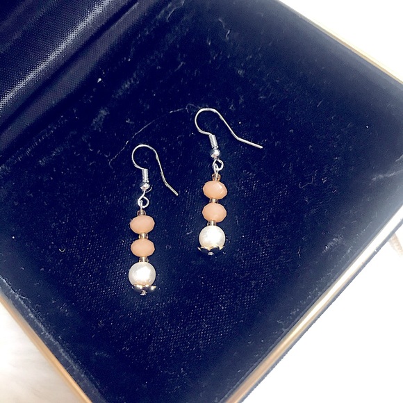 🆕Sweet Handmade Peachy Beaded Dangle Earrings for Pierced Ears👌🏼Lightweight🌸 - Picture 9 of 16